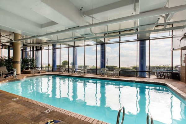 COMFORT INN AND SUITES OCEANFRONT (Virginia Beach)